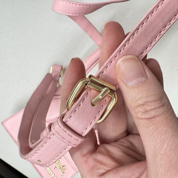 Truly Beauty x Barbie Collaboration Mini Purse Heart/Pink Handbag Crossbody Bag - Picture 3 of 8